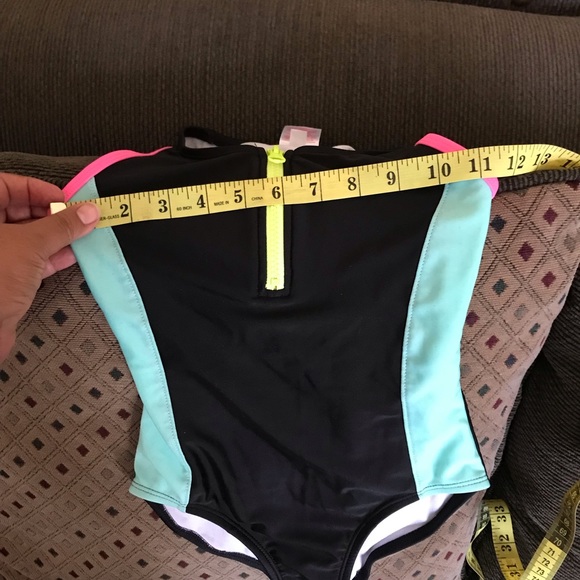 swimsuit size S. - Picture 6 of 6